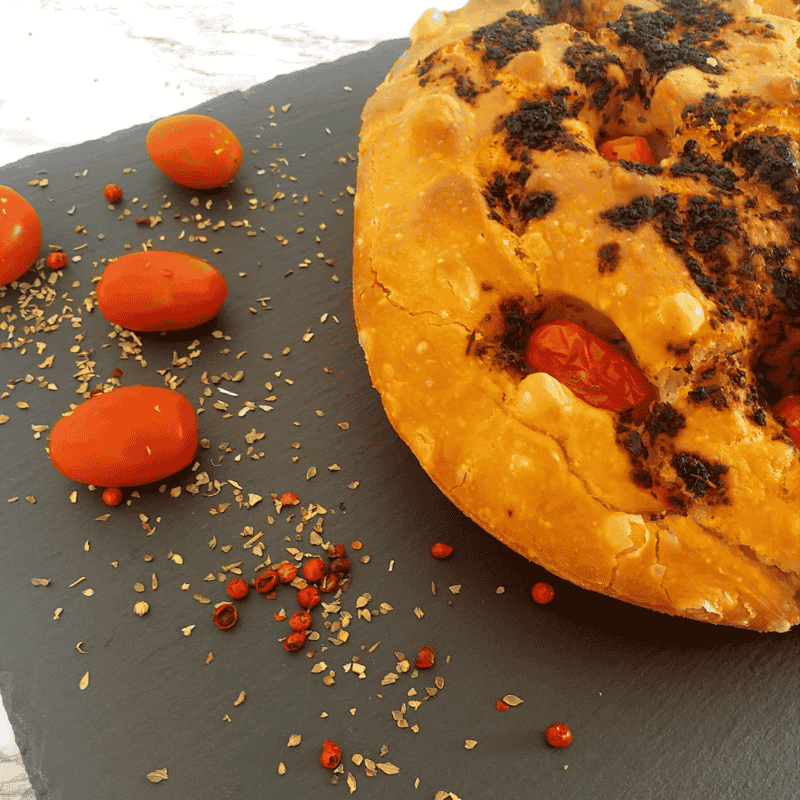 Focaccia maison sauce chimichurri traditionnel